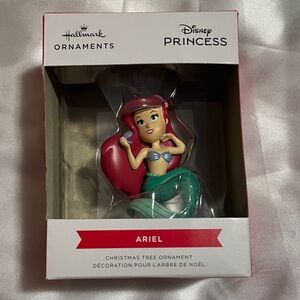 HALLMARK: Disney Ornament